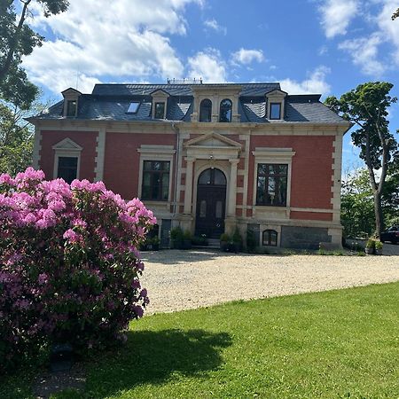 * Stadtvilla Plauen * * Aussergewoehnlich * 2 Zimmerwohnung * Zentrumsnah Экстерьер фото