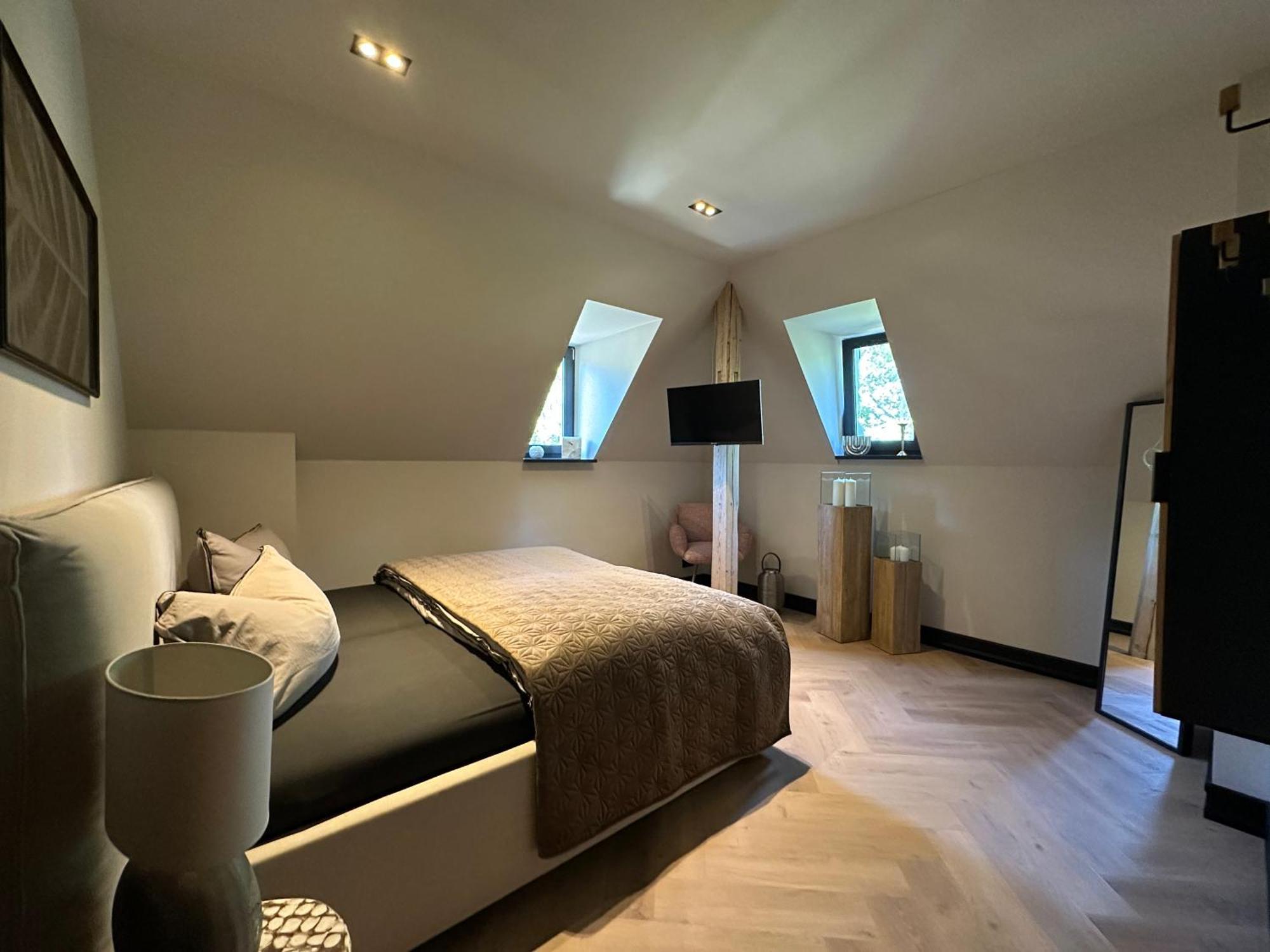 * Stadtvilla Plauen * * Aussergewoehnlich * 2 Zimmerwohnung * Zentrumsnah Экстерьер фото